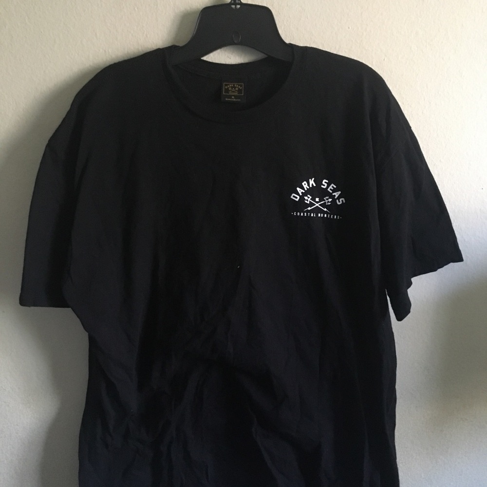 Dark seas graphic tee